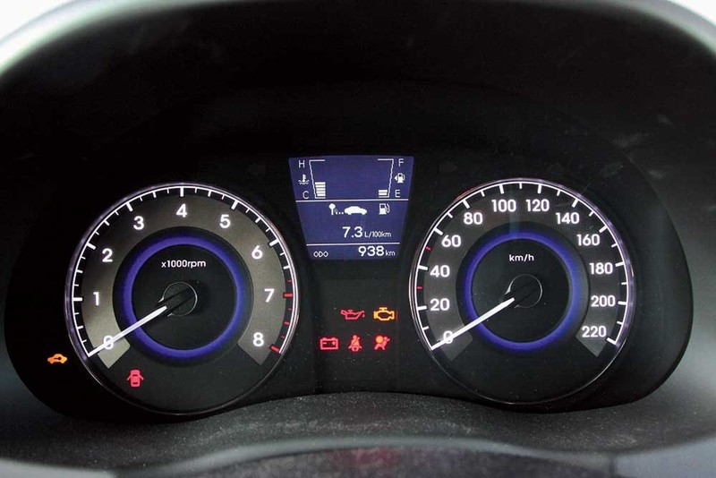Панель приборов Hyundai Accent 2012 г.  1.6 л бензин Киев