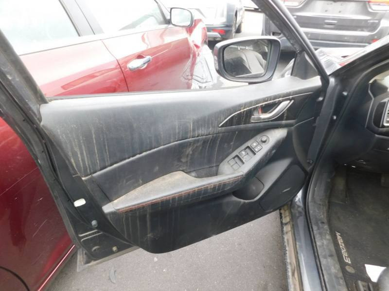 Передняя правая карта двери Mazda 3 BM  2015 2.5 Бензин Киев