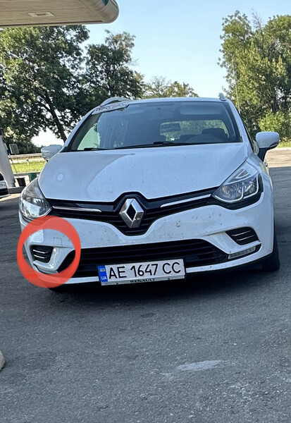 Заглушка переднего бампера правая Renault Clio  2016 хетчбек 1.5 Дизель 
