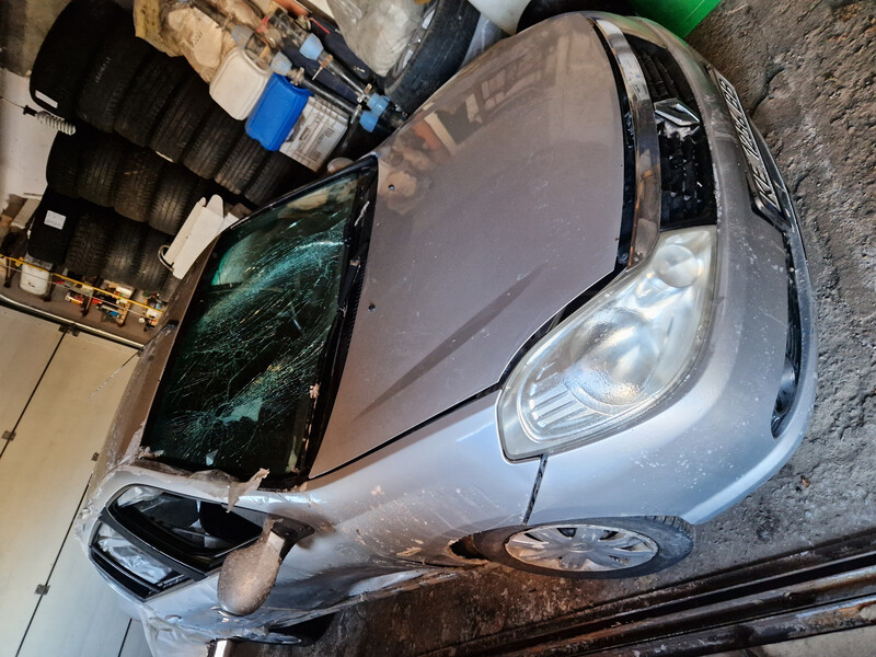 Дверь передняя правая і задняя правая Renault Symbol  2011 1.4 Бензин 