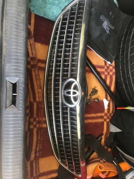 Решитка радіатора Toyota Camry 30  2004 2.4 Бензин Острог