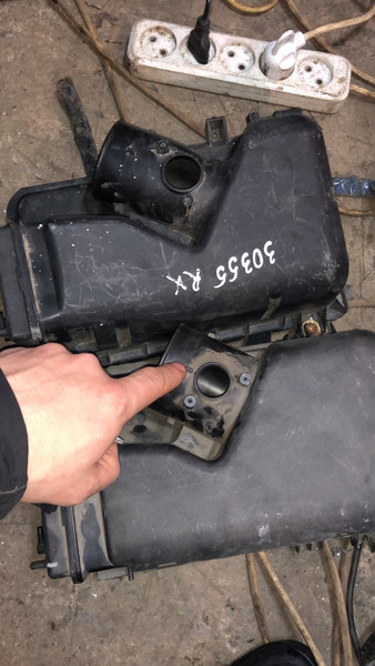 Корпус воз, фильтра Lexus RX ПЕРИОД ВЫПУСКА	01.2006-12.2008 хэтчбек 2008 г.  3.5 л бензин Киев