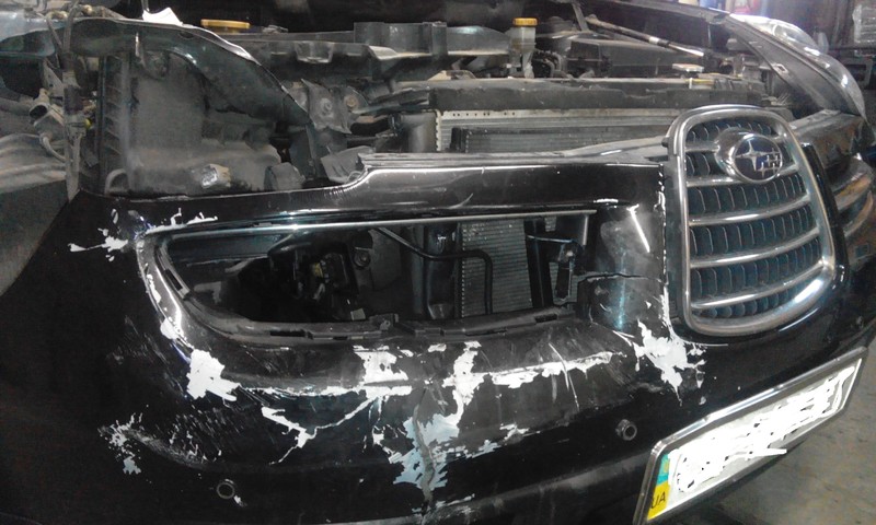 Решетка радиатора Subaru Tribeca 2006 г.  3.0 л бензин Прилуки