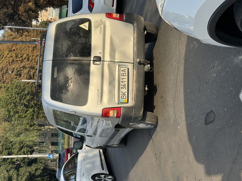 Двері задні Peugeot Partner універсал 2003 р.  1.9 л дизель Рівне