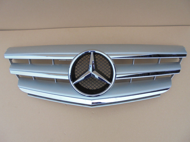 Решітка радіатора mercedes b-class Mercedes-Benz B-Class  2006 хэтчбек 1.6 Бензин Львов