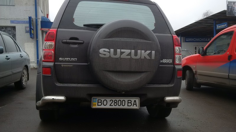 Кришка на запасное колесо, полностю, обе части Suzuki Grand Vitara  2008 універсал 2.0 Бензин Тернопіль