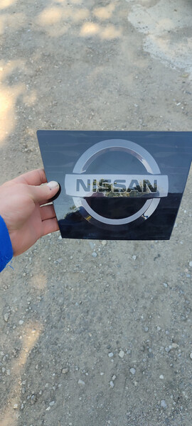 Значок в решетку дистроника Nissan Rogue  2018 2.5 Бензин 