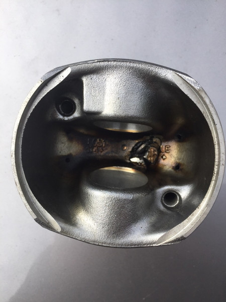 Поршень у зборі BMW 3 Series E90 універсал 2011 р.  2.0 л дизель Львів