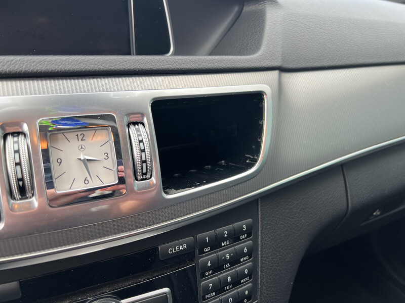 Передній центральний воздуховод правий від часів Mercedes-Benz E-Class  2014 универсал 2.0 Дизель Хмельницкий