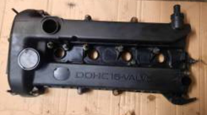 Клапанная крышка Mazda 3 BK  2005 2.0 Бензин Киев