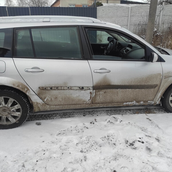 Двері передні праві Renault Megane  2008 універсал 1.9 Дизель 