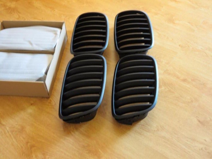 Решітка радіатора BMW X6  2011 3.0 Бензин 