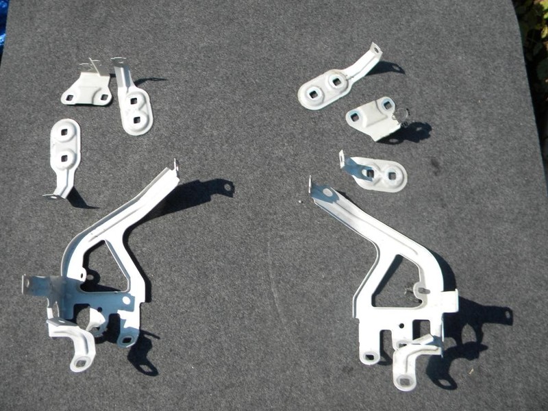 Кронштейн крыла 41357207210   BMW 5 Series