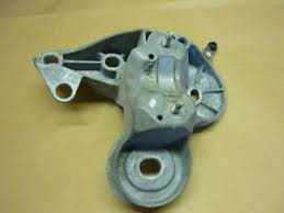 Кронштейн опоры двигателя 4F0199352   Audi A6