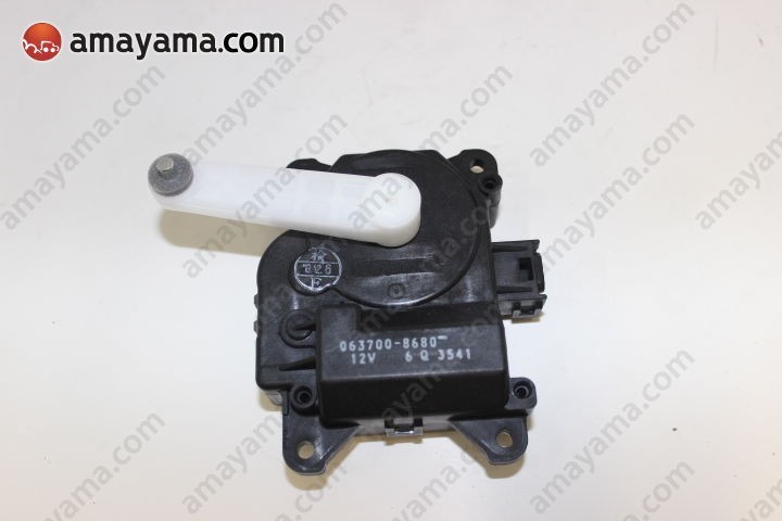 Сервопривод заслонки печки 87106-05030   Toyota Avensis, Toyota Corolla