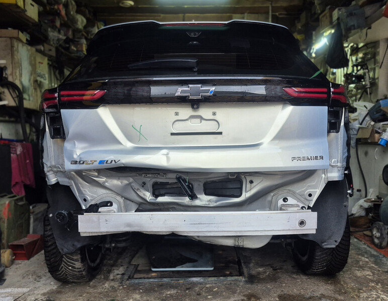 Бампер задній Chevrolet Bolt EUV 2022 хетчбек 1.0 Электро 