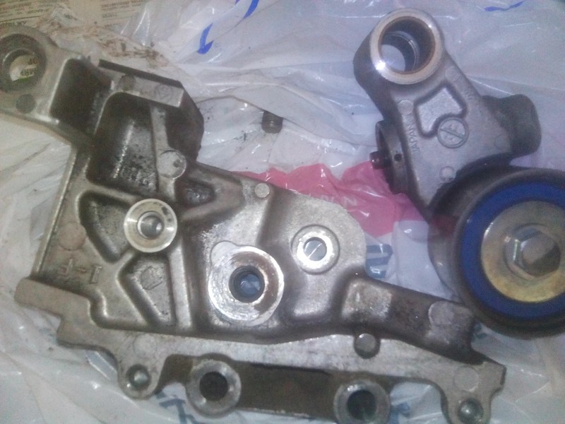 Кронштейн ролика Subaru Forester  2008 2.0 Бензин Черкассы