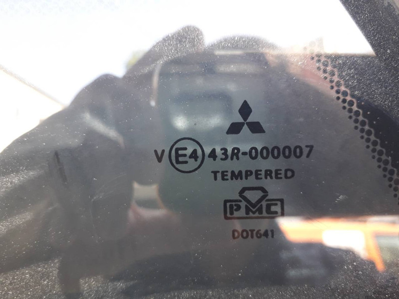 Стекло кунга Mitsubishi L 200  2006 2.5 Дизель Одесса