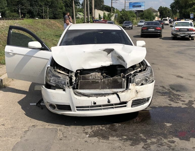 Капот Geely Emgrand 8 (EC8) 2014 г.  2.0 л бензин Могилев-Подольский