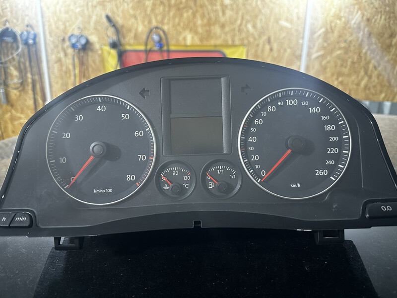 Приладова панель 1K0920853P   Volkswagen Golf