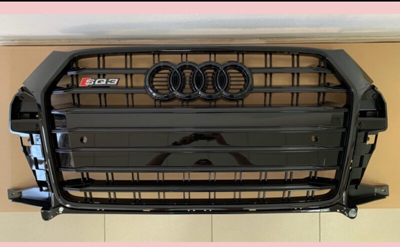 Решетка радиатора Audi Q3  2015 2.0 Бензин Киев