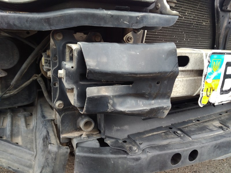 Передняя решетка, отбойник бампера Subaru Legacy 4  2004 2.0 Бензин Одесса