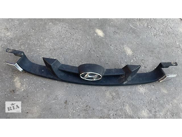 Решетка радиатора Hyundai H1  2002 2.5 Дизель Запорожье