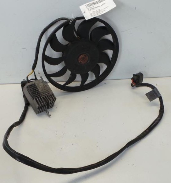 Вентилятор кондиционера Audi A4 2004 г.  2.5 л дизель Тячев