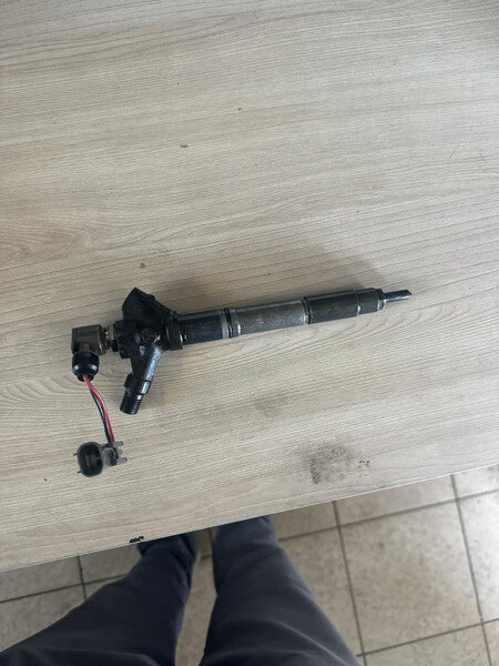 Форсунка Toyota RAV4  2007 2.2 Дизель 