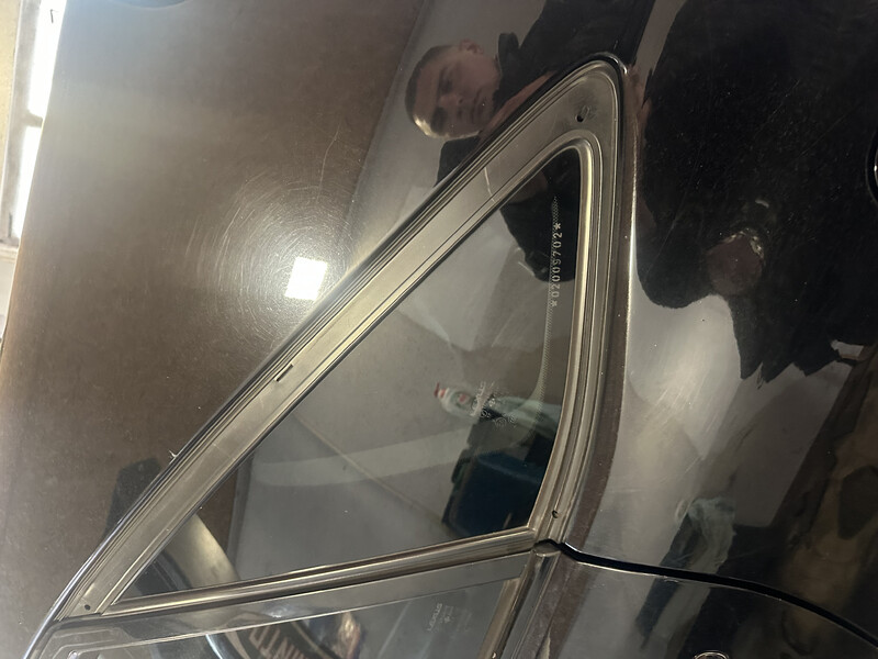 Молдинг задней водительской глухой форточки Lexus RX  2006 3.5 Бензин 