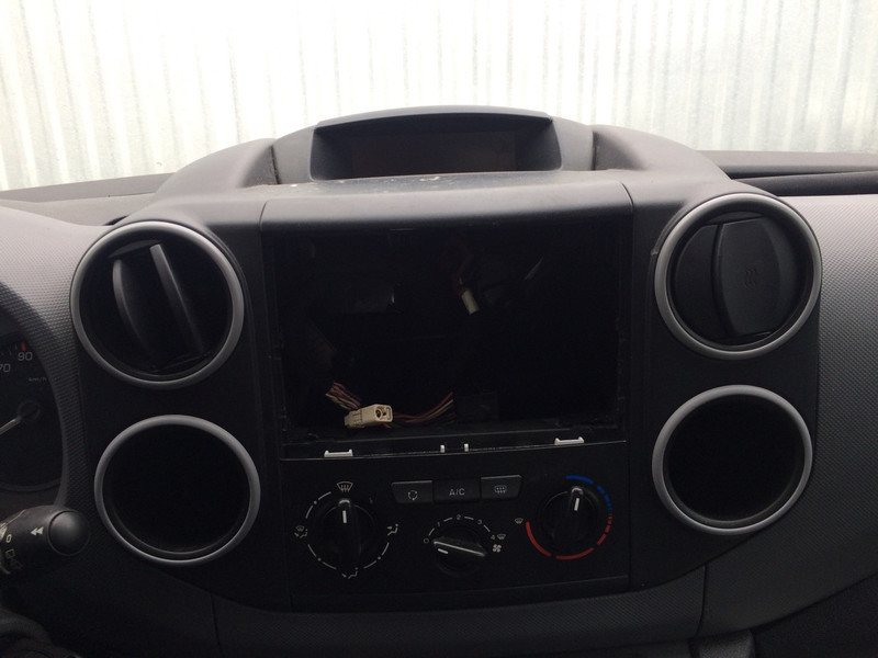 Магнитола Citroen Berlingo 2013 г.  1.6 л дизель Полтава