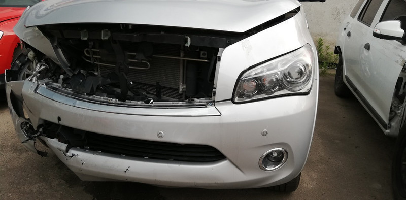 Бампер передний Infiniti QX80 2014 г.  5.6 л бензин Львов