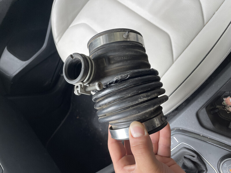 Патрубок воздушного фильтра 16576JN21A   Nissan Teana