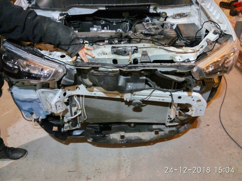 Телевізор Mitsubishi Outlander  2011 2.0 Бензин Славута
