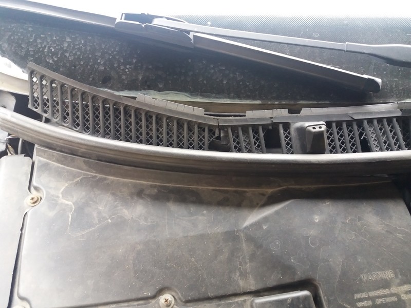 Решетка под лобовым стеклом Audi A8 D2  1995 2.8 Бензин 