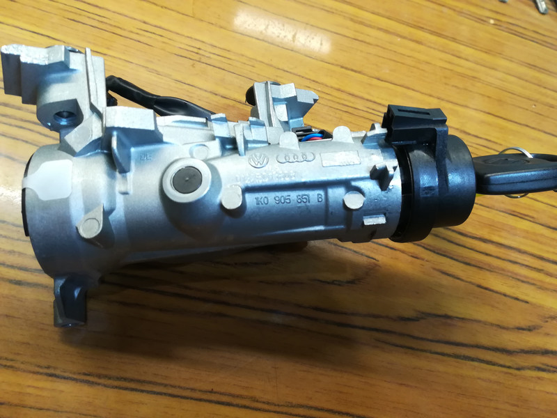 Замок запалювання Volkswagen Caddy 3  2010 1.9 Дизель 