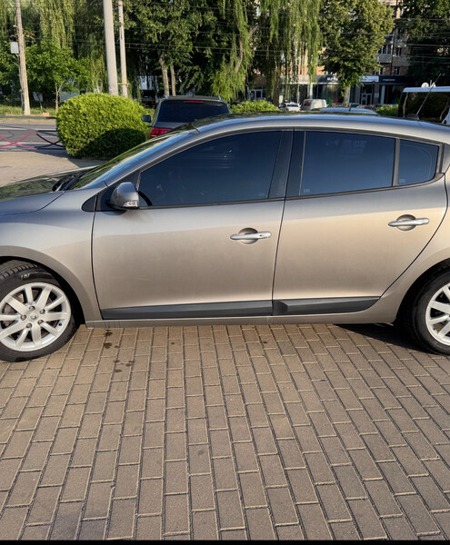 Дверь передняя левая голая Renault Megane 3  2010 хэтчбек 1.5 Дизель Винница