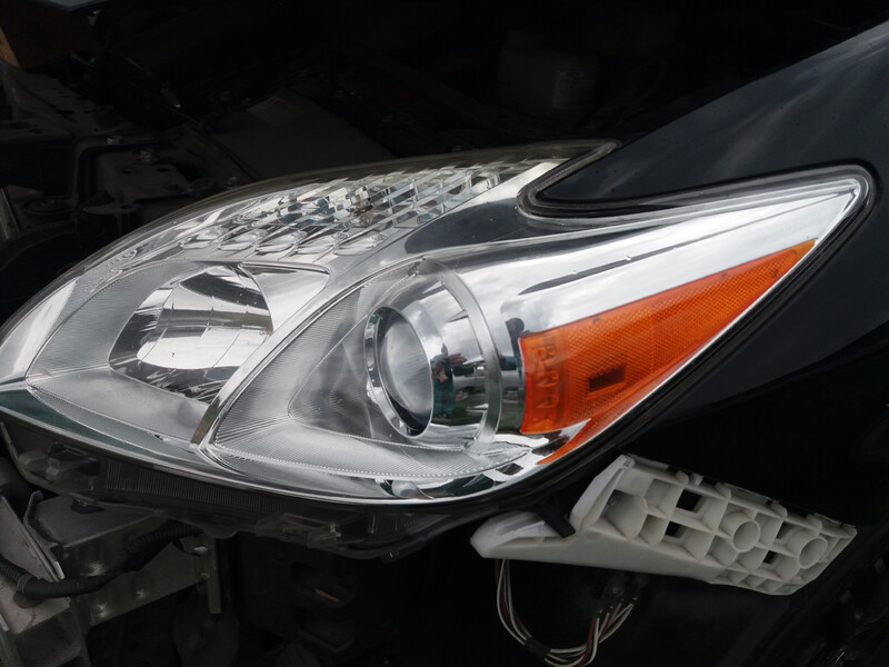 Основная фара правая - вставка Toyota Prius 30  2014 хэтчбек 1.8 Гибрид Одесса