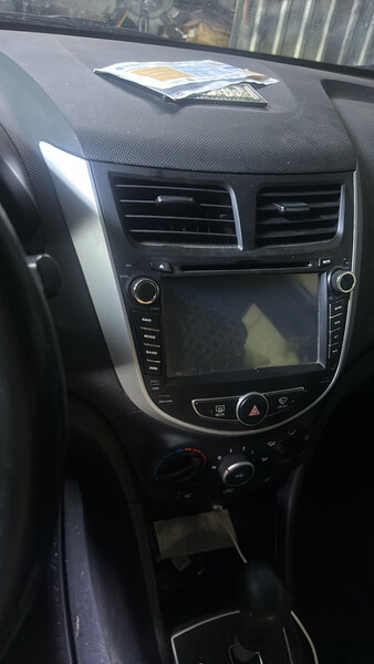 Магнитолла Hyundai Accent  2015 1.6 Бензин Васильков