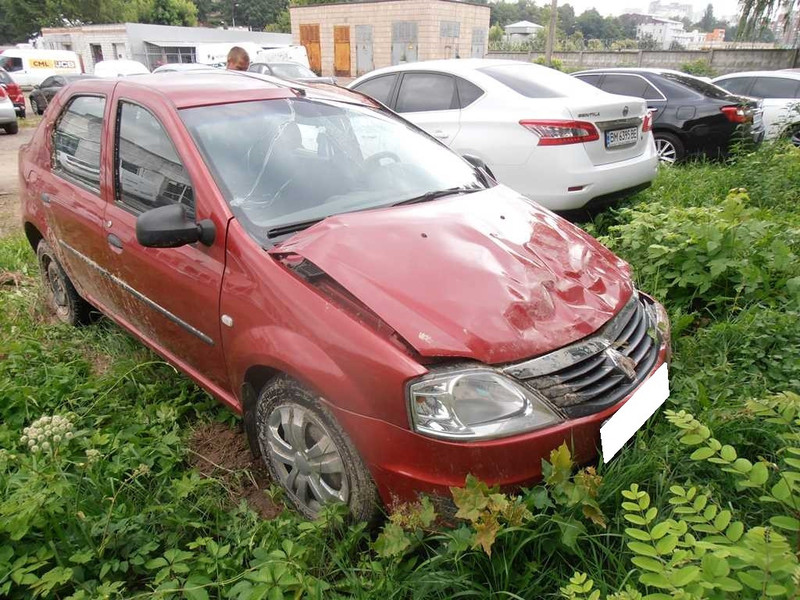 Капот Renault Logan  2012 1.4 Бензин Днепр
