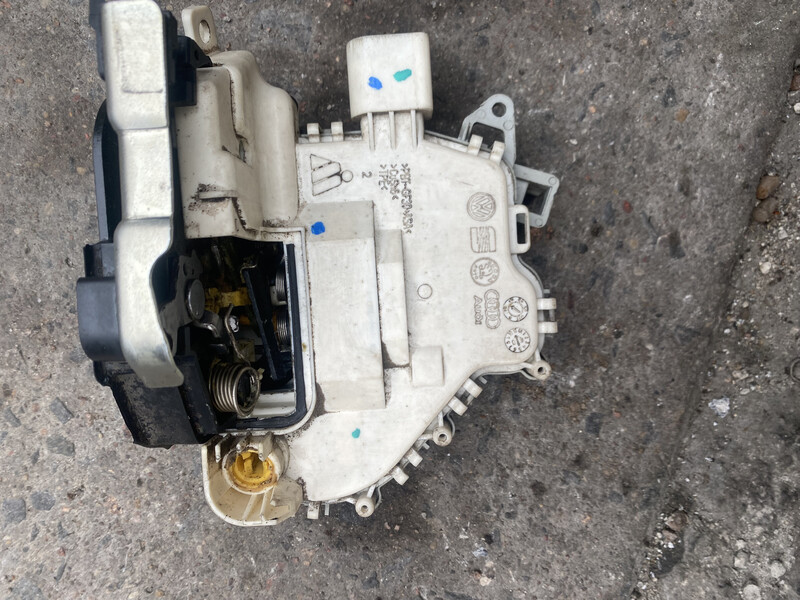 Замок двери Audi Q7 2010 г.  3.0 л дизель Умань