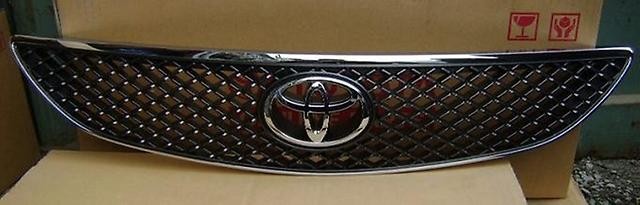 Решетка радиатора 53101-33160   Toyota Camry