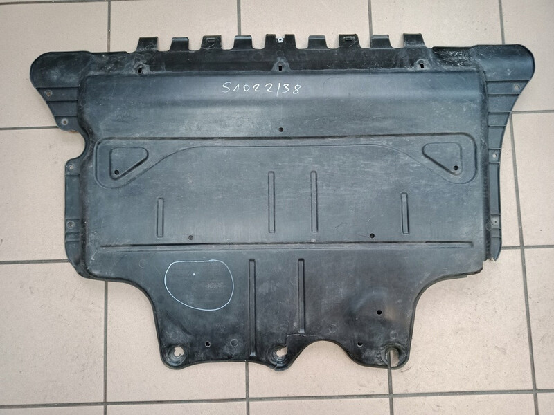 Защита двигателя пластиковая 5QF825236C   Volkswagen Tiguan