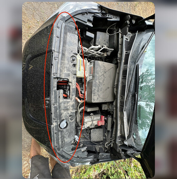 Накладка радиатора Nissan Leaf  2021 2.0 Электро 