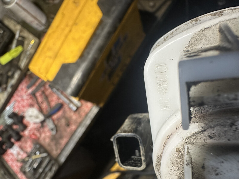 Клапан абсорбера Jeep Cherokee  2015 2.4 Дизель 