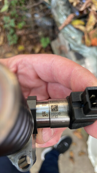 Форсунка Volkswagen Passat B6 2007 г.  2.0 л дизель Стрый