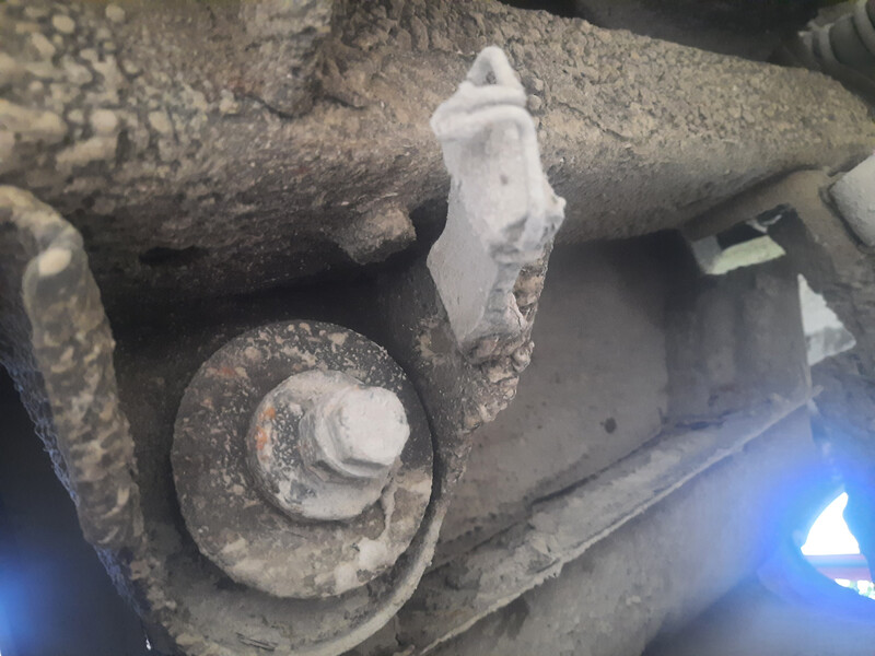 Подушки кузова Nissan Terrano  2001 2.7 Дизель 