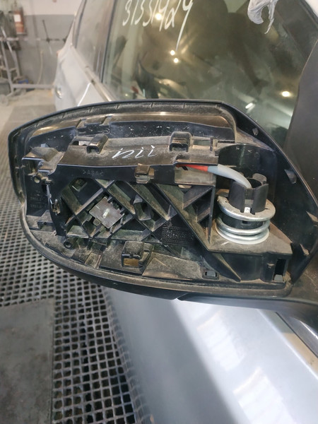 Дзеркало праве Nissan Sentra  2015 1.8 Бензин 