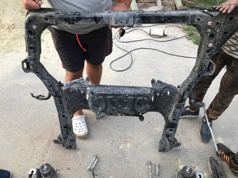 Подрамник передний (балка) Subaru Outback універсал 2015 р.  2.5 л бензин