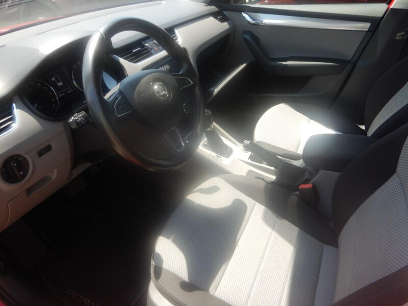 Переднее сиденье Skoda Octavia A7 универсал 2016 г.  1.6 л дизель Киев